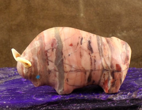 Zuni Buffalo Fetish by Lynn Quam - Kona Dolomite