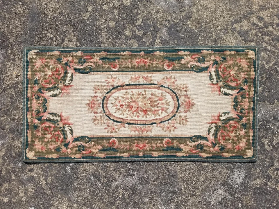 Antique French Aubusson Floral Wool Rug 96x45cm - Image 2 of 4