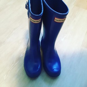 royal blue rain boots