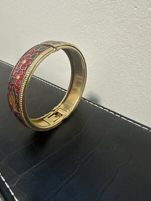 Bracelet rigide en métal doré émaillé Vintage Couture - Photo 1/4
