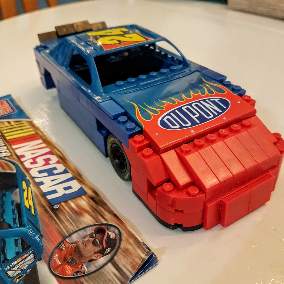 Mega Bloks 9976 NASCAR Race Car Pro Builder Jeff Gordon 2006 PARTIAL SET - Image 2 of 4