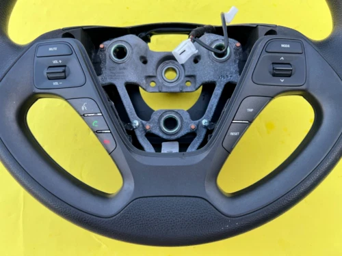 2011-2017 KIA FORTE STEERING WHEEL BLACK WITH CRUISE & FUNCTIONS OEM - Image 4 of 4