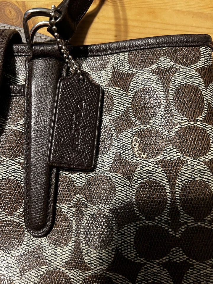 Coach  Signature Brown Coated Canvas Shoulder Bag Purse Tote Pre-owned - Image 3 of 4