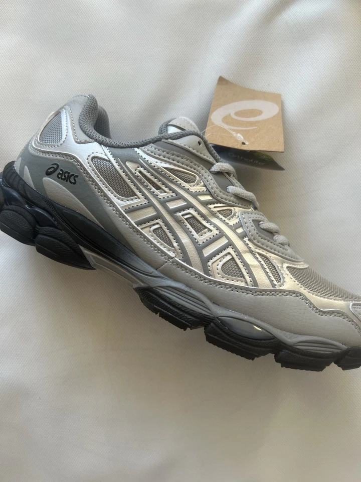 Asics Gel-Kayano - Argento/nere - Taglia EU 43.5 - US 9.5 - UK 8.5 - Immagine 3 di 4