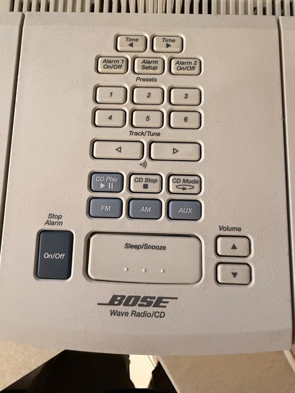 Bose Wave Radio/CD Model AWRC-1P in very good overall cosmetic condition.