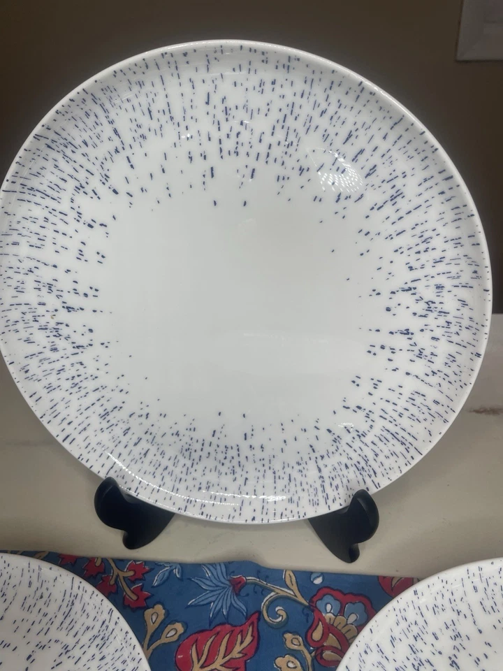 Mikasa Capri Bone China 11” prato de jantar branco e azul conjunto com 4 peças nunca usado - Imagem 2 de 4