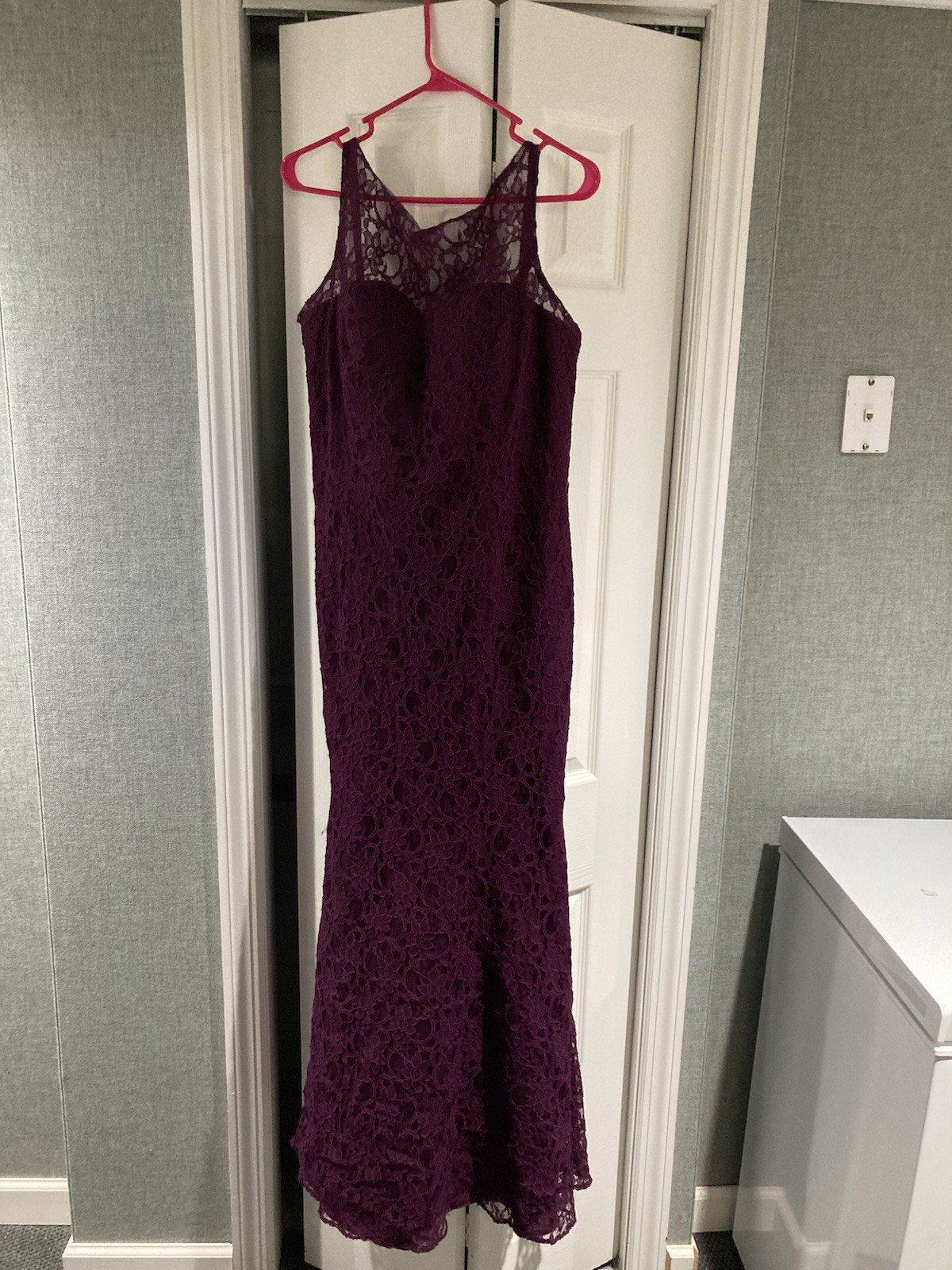 Purple Lace Sleeveless Floor-Length Bridesmaid Formal Dress