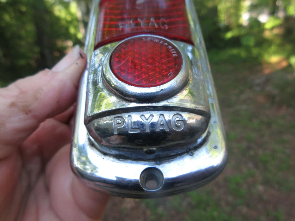 Luz trasera Plymouth 1949-1950 Special Deluxe Woody Wagon PLYAG Foto 4 de 4