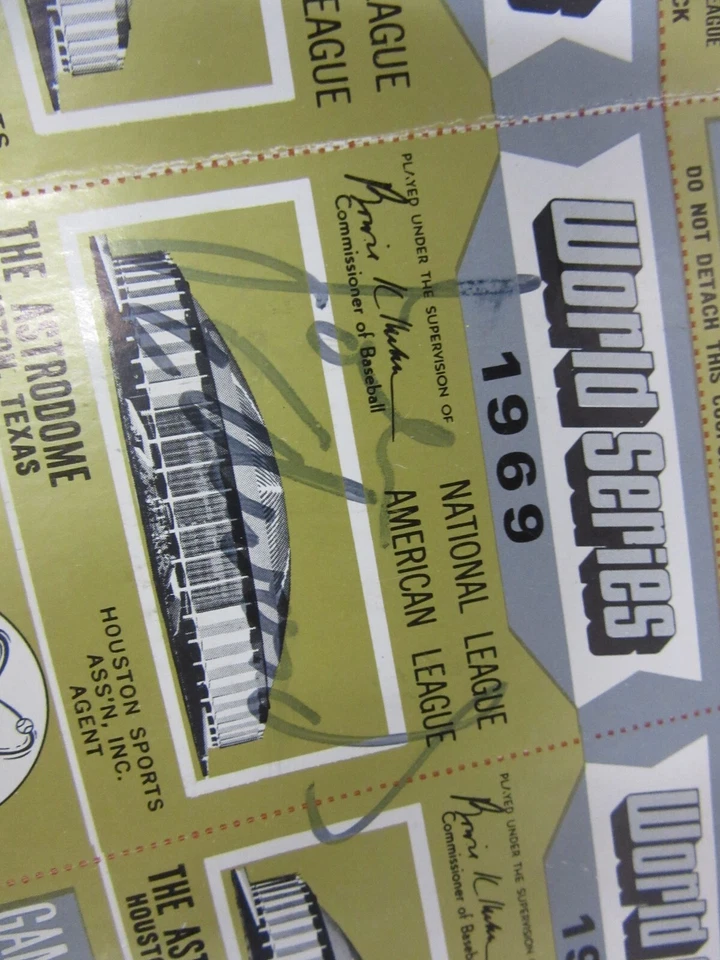 John Edward Denis Menke Don Wilson autograph signed 1969 Astros Tickets - Image 2 of 4