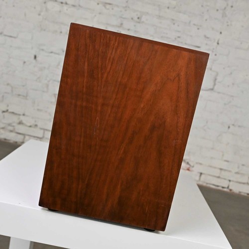Mid Century Modern Scandinavian Modern Walnut Magazine Rack or File Box Containe - 第 14/14 張圖片