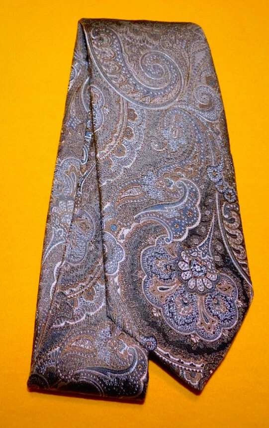 CORBATA PAISLEY BEIGE/MARRÓN/VERDE HECHA EN INGLATERRA DE GIEVES & HAWKES - CORBATAS DE DISEÑADOR. Foto 2 de 3