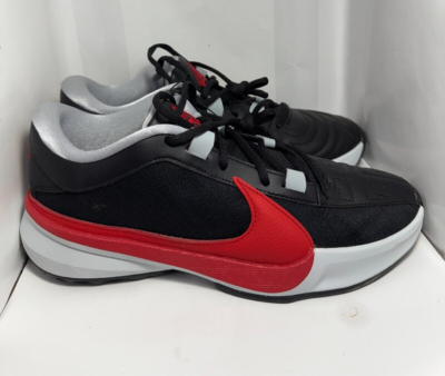 CLEARANCE* Nike Zoom Freak 5 **CHOOSE SIZE** Black/University Red