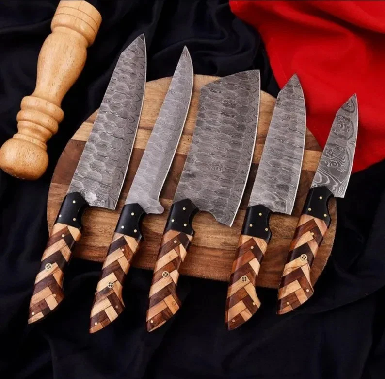 Handmade Damascus Steel Chef Knives Set | 5-Piece Handmade Kitchen Collection
Opens in a new window