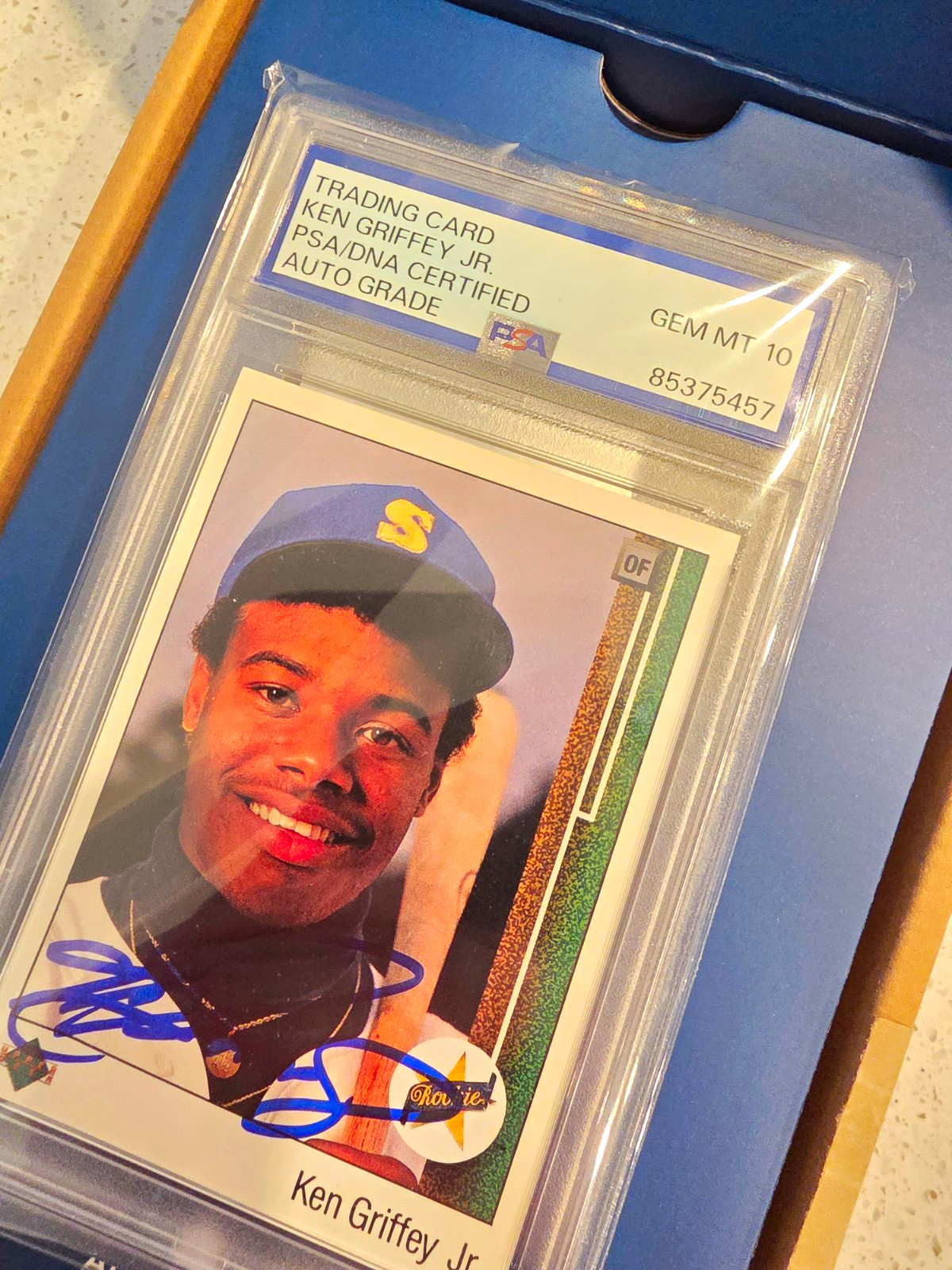 Ken Griffey Jr autograph card PSA/DNA Auto Grade GEM MT 10 85375457