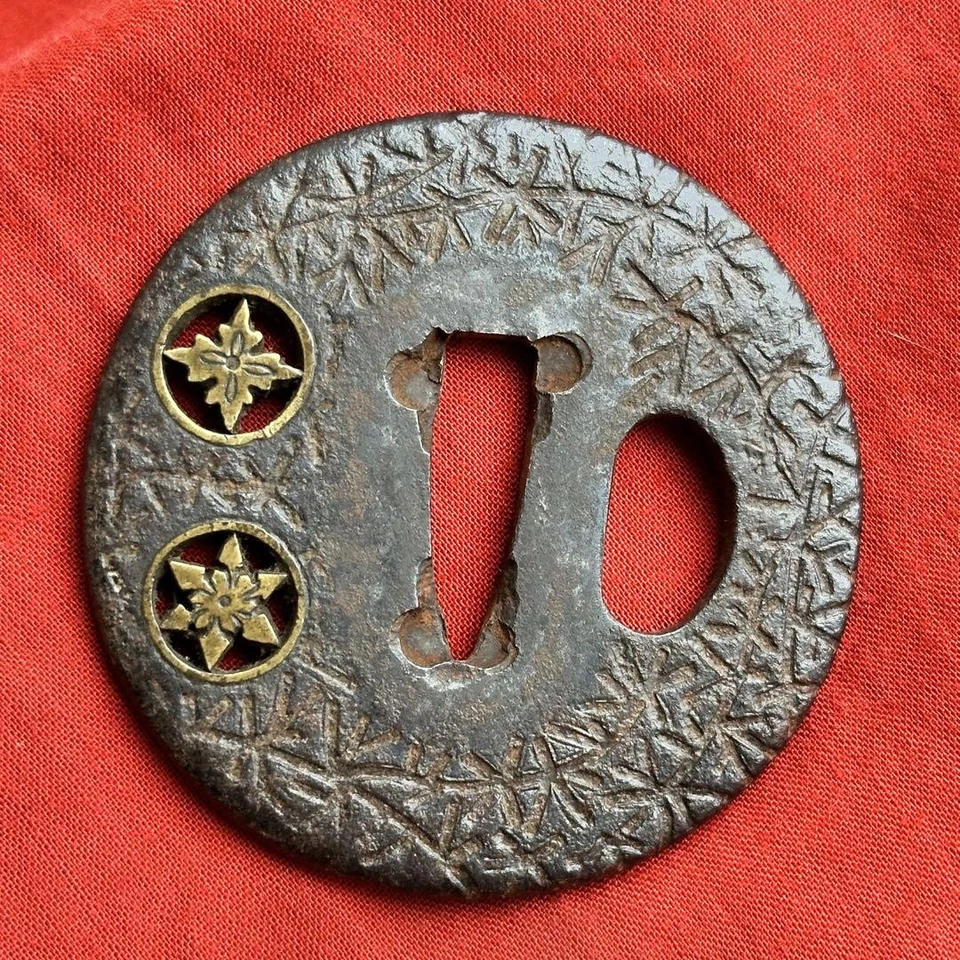 Antique Japanese Katana Tsuba Family Crest Design Edo Mid-Period Fitting - Image 3 of 4