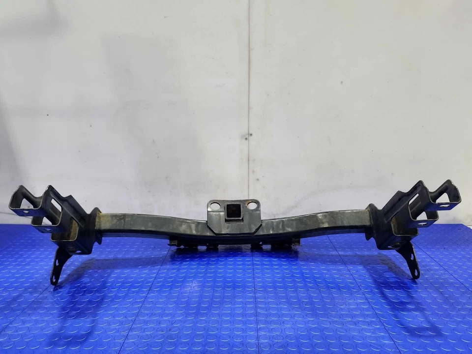 14-19 Chevy Silverado Trailer Hitch Receiver Assembly Genuine OEM 22777176 - Image 4 of 4