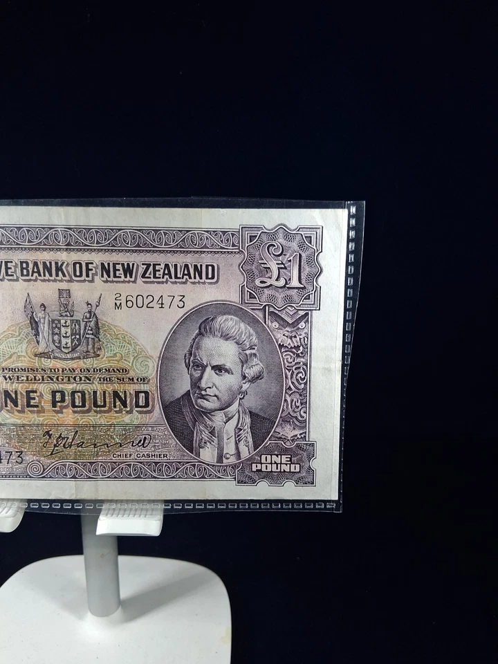RARE 1940-1955 NEW ZEALAND WORLD WAR II PRE DECIMAL ONE POUND BANKNOTE - Image 4 of 4