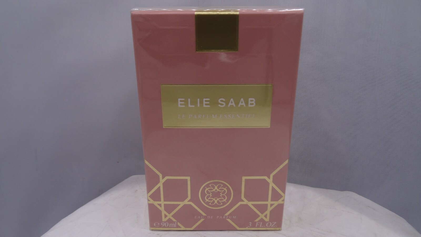 Elie Saab Le Parfum Essentiel EDP 30 90 13890₽