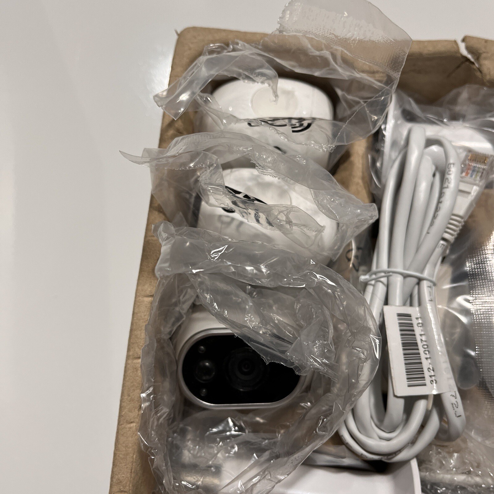 ARLO VMS3330W Battery Security System 3 HD Cameras Wall Mounts White Open Box