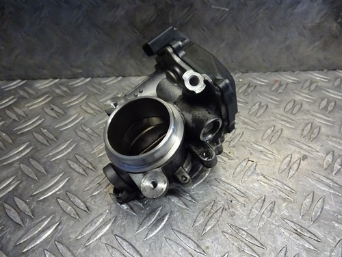 Drosselklappenstutzen Drosselklappe Audi VW Seat Skoda 04L128063P