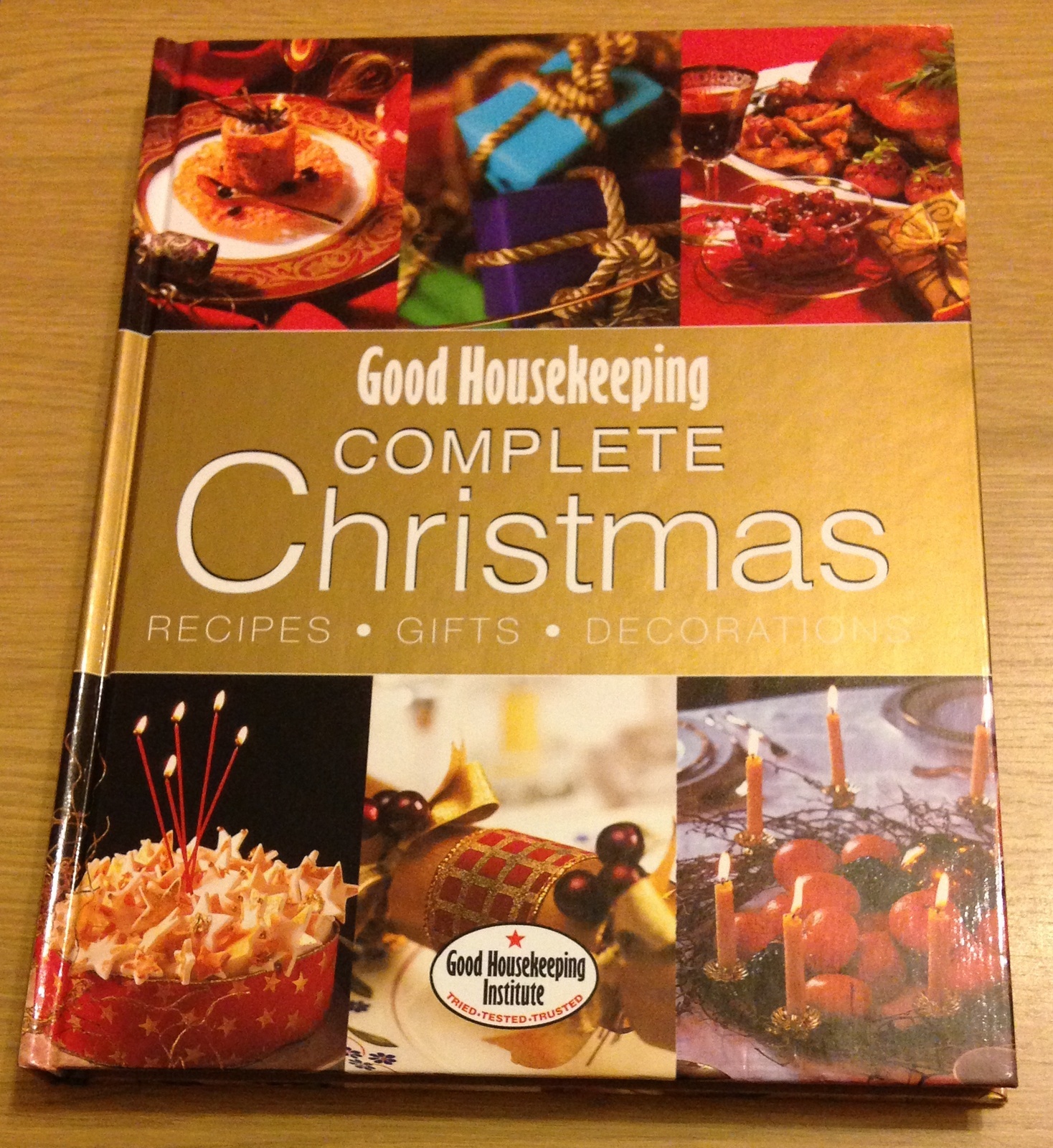 COMPLETE CHRISTMAS Good Housekeeping Book (Hardback)