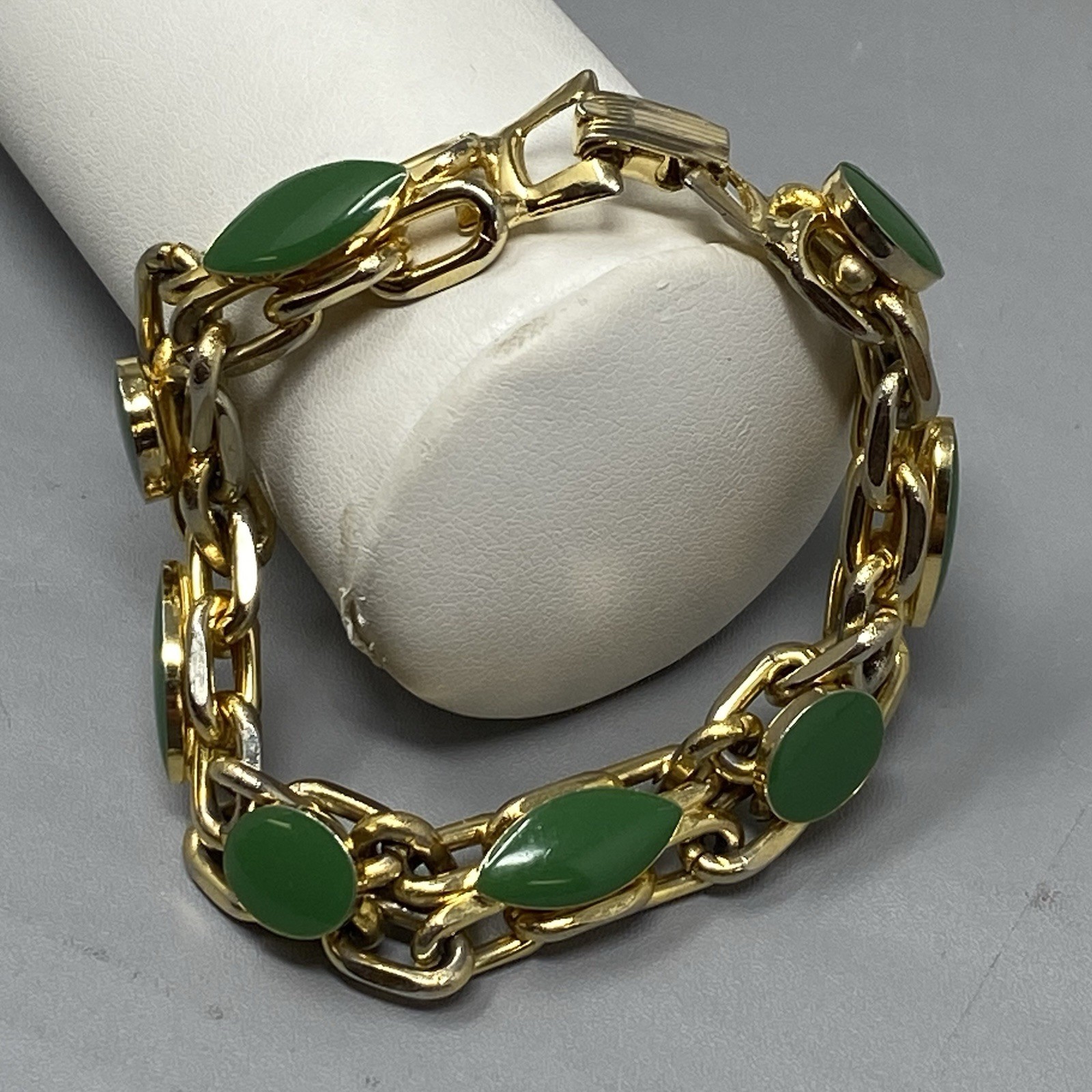 Vintage MCM Link Bracelet Gold Tone Chain Green Enamel Marquise Retro 6.5