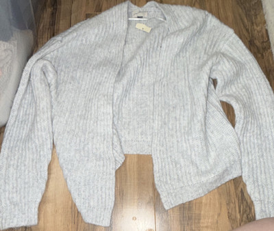 Universal Thread Women s Gray Solid Knit V-Neck Long Sleeve Cardigan Sweater M