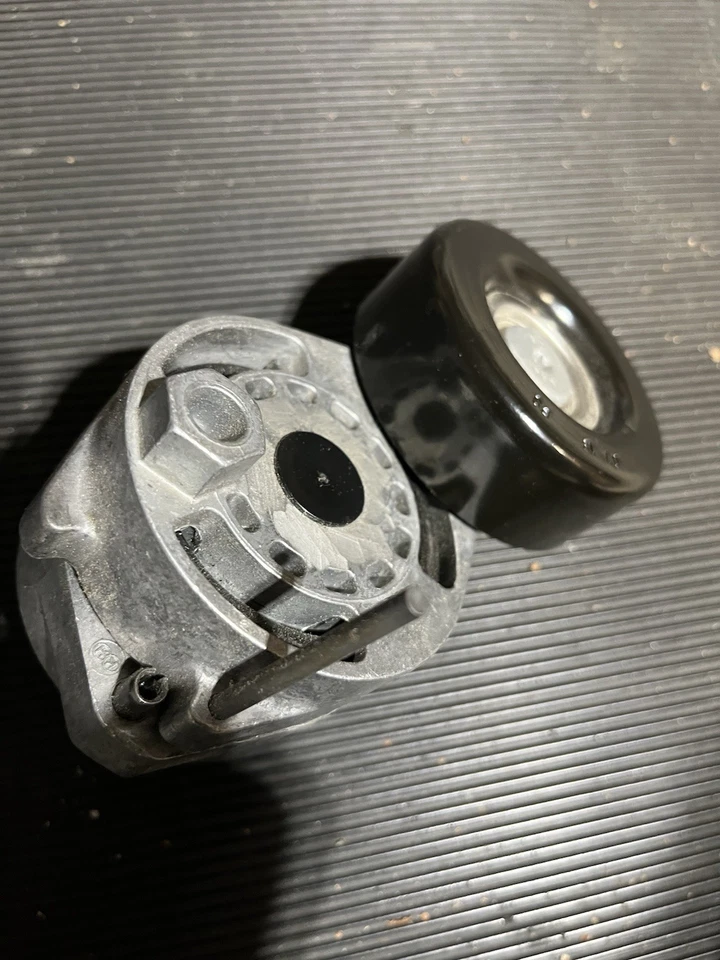 Audi A4A5 A63.2L Quattro Q5S4S5S6 3.0V6 Drive Belt Tensioner w/ Roller Foto 3 de 4