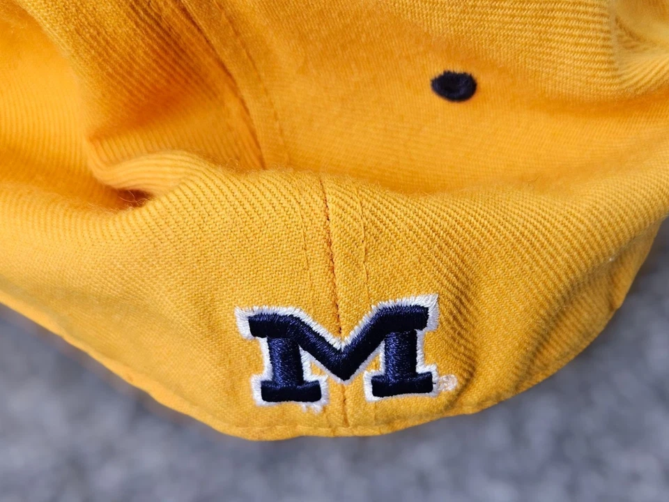 Vintage Michigan Wolverines Acrylic/Wool Fitted Zephyr Hat Cap Size 7 1/8 - Image 3 of 4