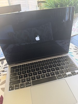 MacBook Air 13in M2(2022)8GB RAM 256GB SSD Silver Touch ID-keyboard not working 