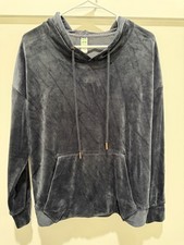 Green Tea Women  s Black Pullover And Pants Size Medium