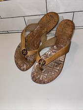 Tory Burch Thora Tumbled Leather Flip-Flop Sandals Royal Tan Gold Logo Size 8.5