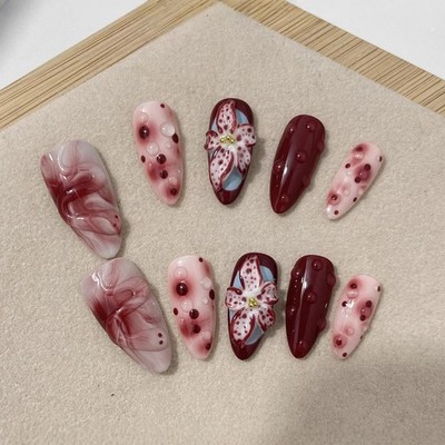 Blooming Hand-painted Three-dimensional Carved White High-grade Mid-length Manic
