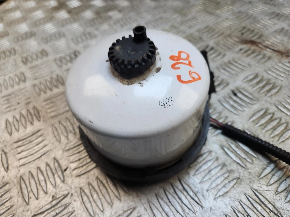 RANGE ROVER SPORT FUEL FILTER HOUSING  3.6 TDV6 DIESEL L320 2010 - 2013 - Image 3 of 4