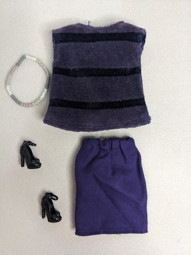 3 Handmade 1/6th Scale Barbie Sized Outfits With Accessories - Picture 8 of 10