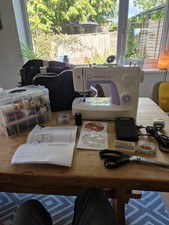 Singer SIMPLE 3232 Sewing Machine and accessories starter sewing kit