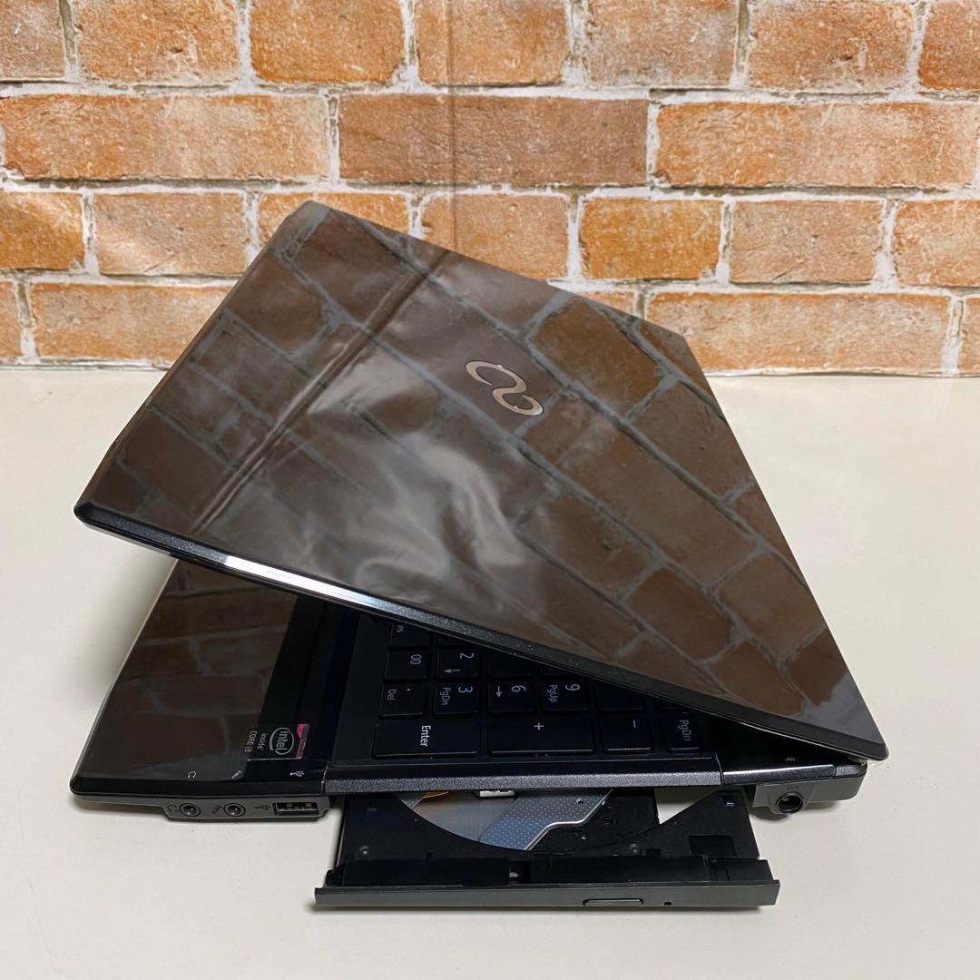 Fujitsu ■WIndows11 Corei7 SSD Blu-ray■ Fujitsu Laptop Ssd Blu-Ray Drive Office 2024 High