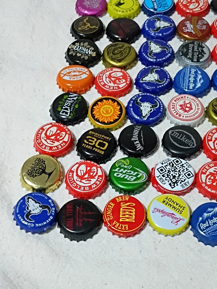 Lote de 200 tapas de botellas surtidas muchas cervecerías Montana. (Variaciones diferentes) Foto 2 de 4