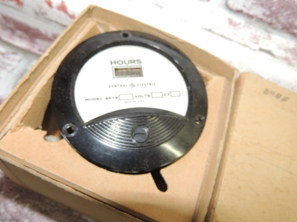 Vintage GE Elapsed Time Hour Meter Model 8KT9 115V 60 Cycles NOS NIB - Image 2 of 4
