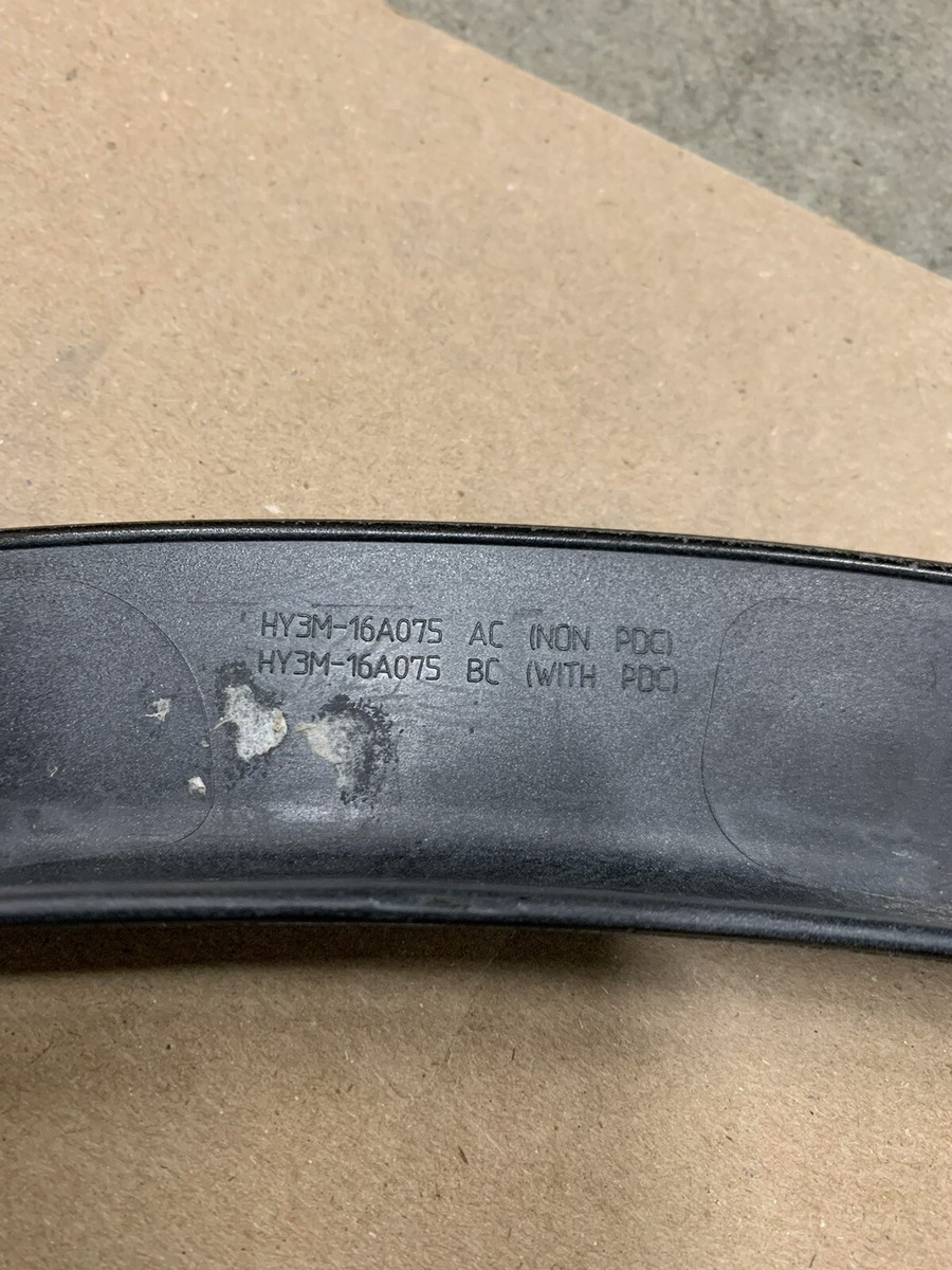 Genuine Land-Rover Discovery Wheel Opening Molding LR082934