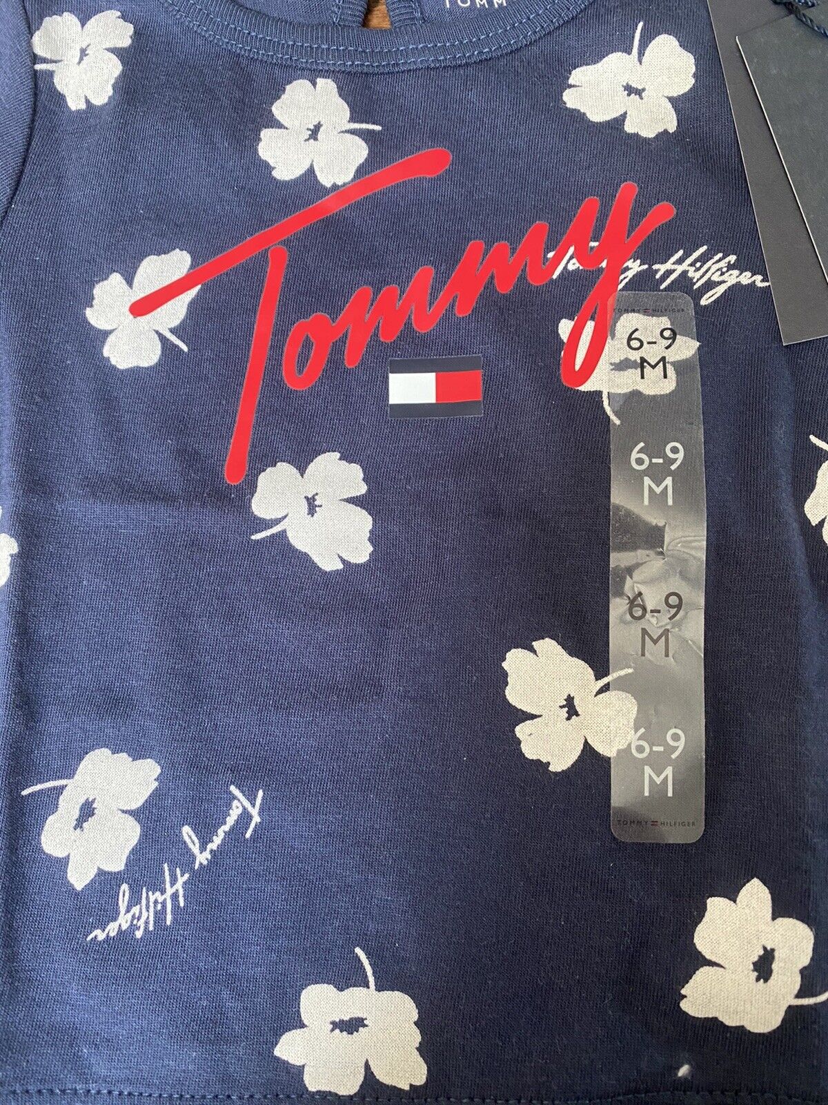 TOMMY HILFIGER Shirt T-Shirt Geschenk Gr. 68-74 (6-9 Monate) NEU mit Etikett