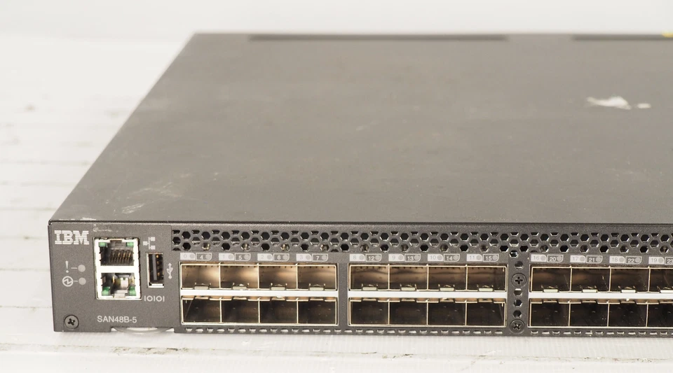IBM SAN48B-5 2498-F48 480SFP Port System Storage Fibre Channel no password - Image 2 of 4