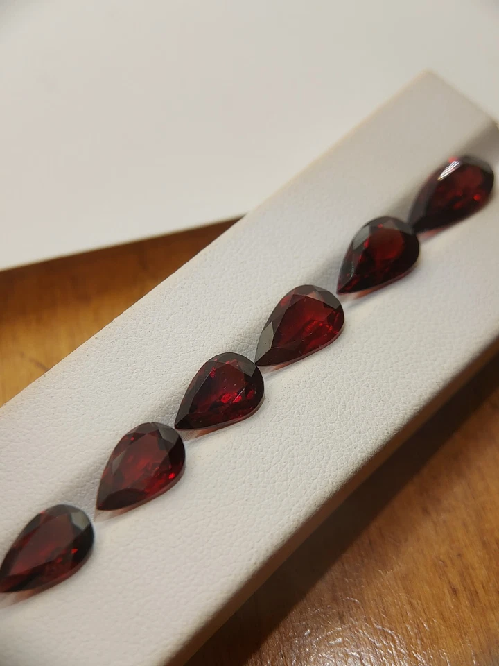 6 African garnet gemstones - faceted natural Garnet 19.90 CTS - Image 4 of 4