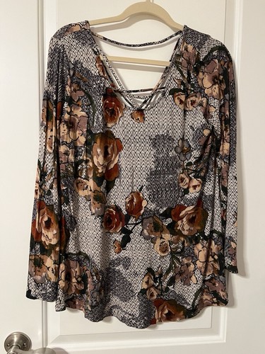 Blouse Hennes Collection Femme, Fleurie Pêche, Col V, Taille L, Neuve Sans étiquettes