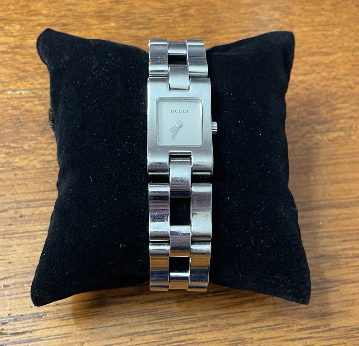 GUCCI Stainless Steel Square Face Quartz Analog Watch 2305L GUCCI Stainless Steel Square Face Quartz Analog Watch 2305L