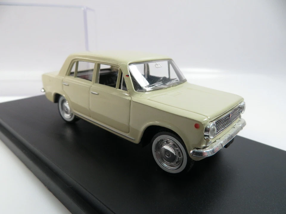 1:43 Norev Fiat 124 Special creme Rare #A3018 - Bild 2 von 4