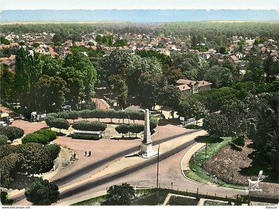 Postcard - 77 - Senart Forest - The Carrefour da la Pyramide - Aerial view