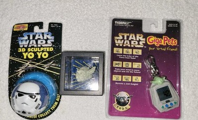 Star Wars YODA Giga Pet Tiger Electronics 1997 &  Stormtrooper 3D YoYo 1995