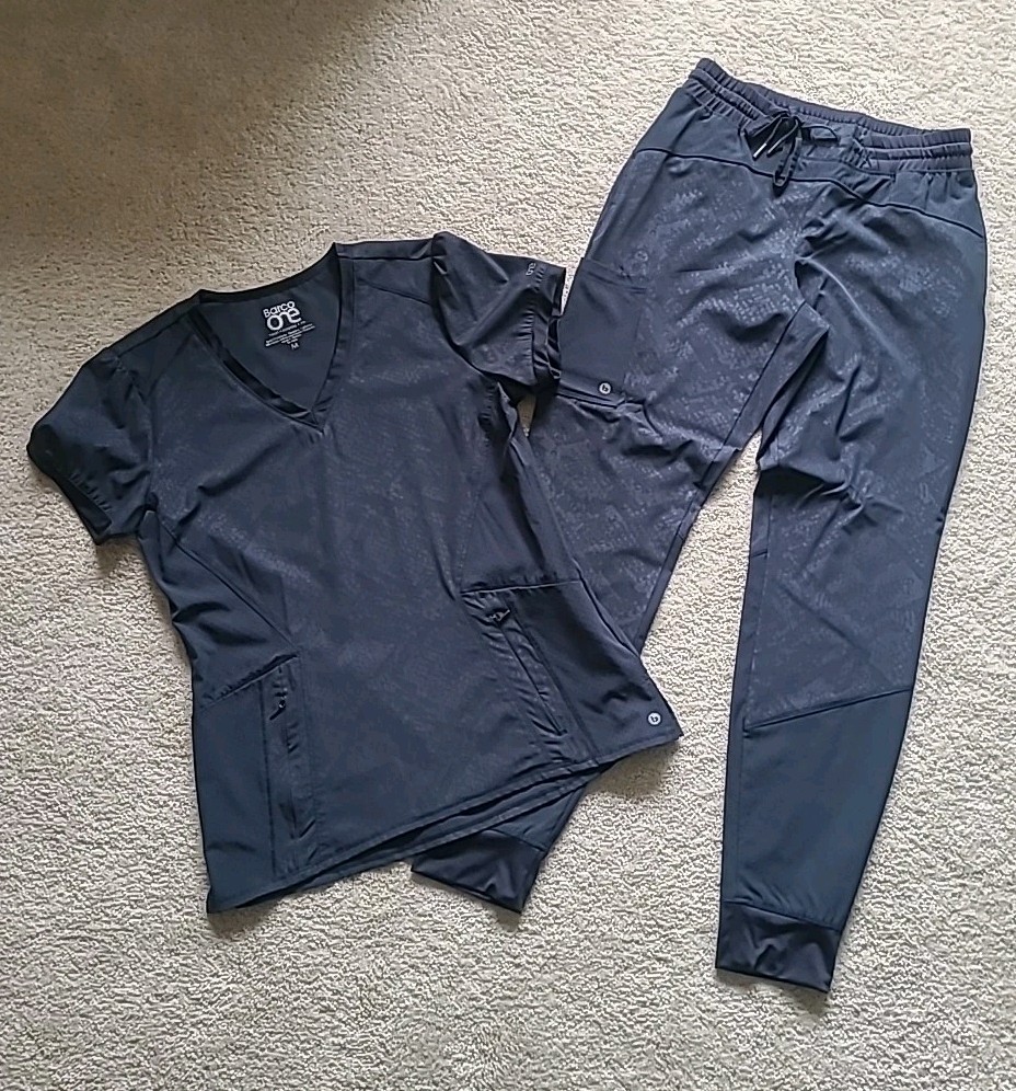 Barco One  Women's Scrub 2 PC Set Pewter Gray EUC, Top Size MED, Pants Small 