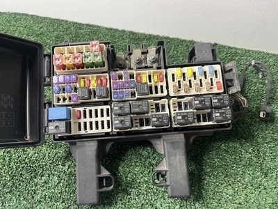 2019 Ford Mustang OEM FUSE BOX 3179-002